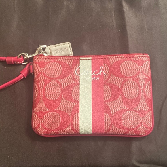 Genuine Coach Heritage Pink and White Wristlet. Signature Wristlet leather trim - Picture 15 of 15